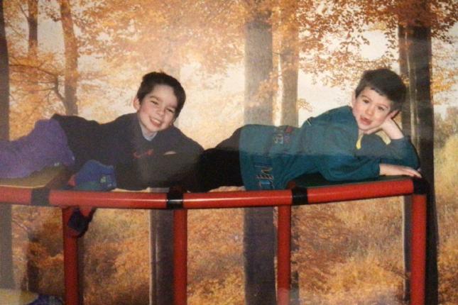 Two boys on QUADRO jungle gym